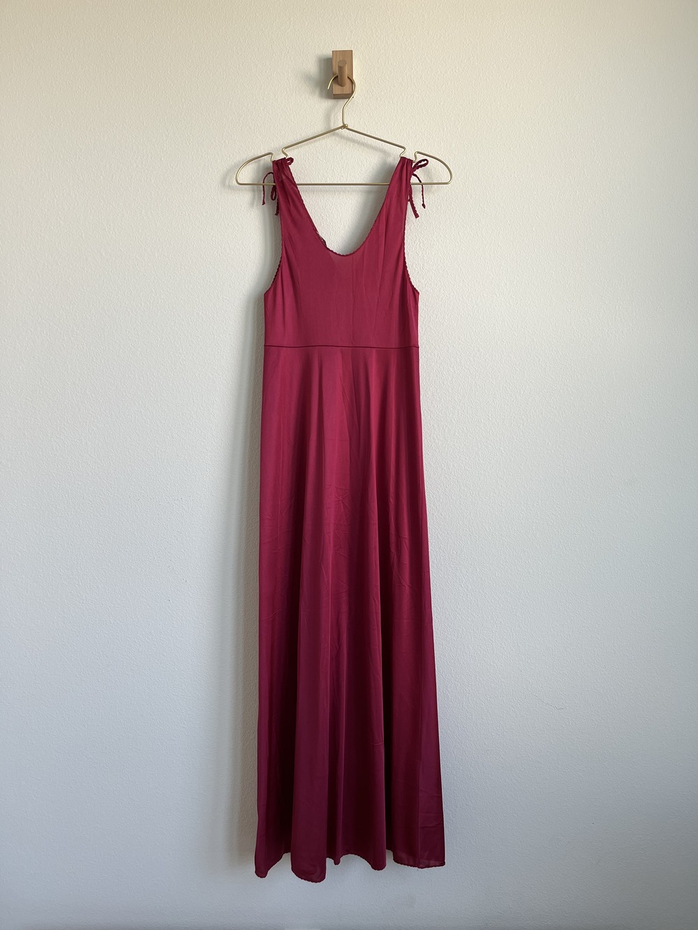 Vintage Vanity Fair Red Satin Slip Dress - Floral Applique Nightgown - Size XS - Picture 4 of 9